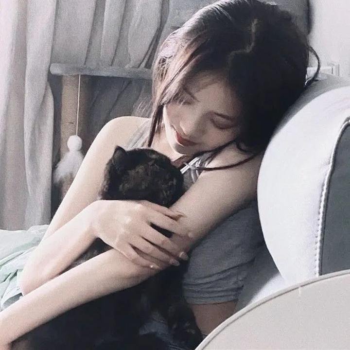 明天、我会成为谁的女友